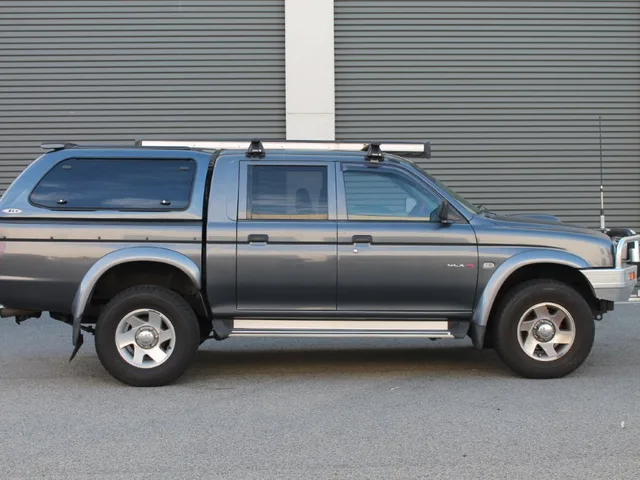 Canopy fitted to a Mitsubishi Triton MK in Adelaide